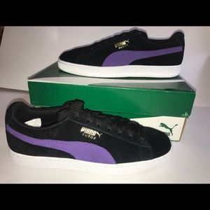 New in box “Classic” Suede Pumas